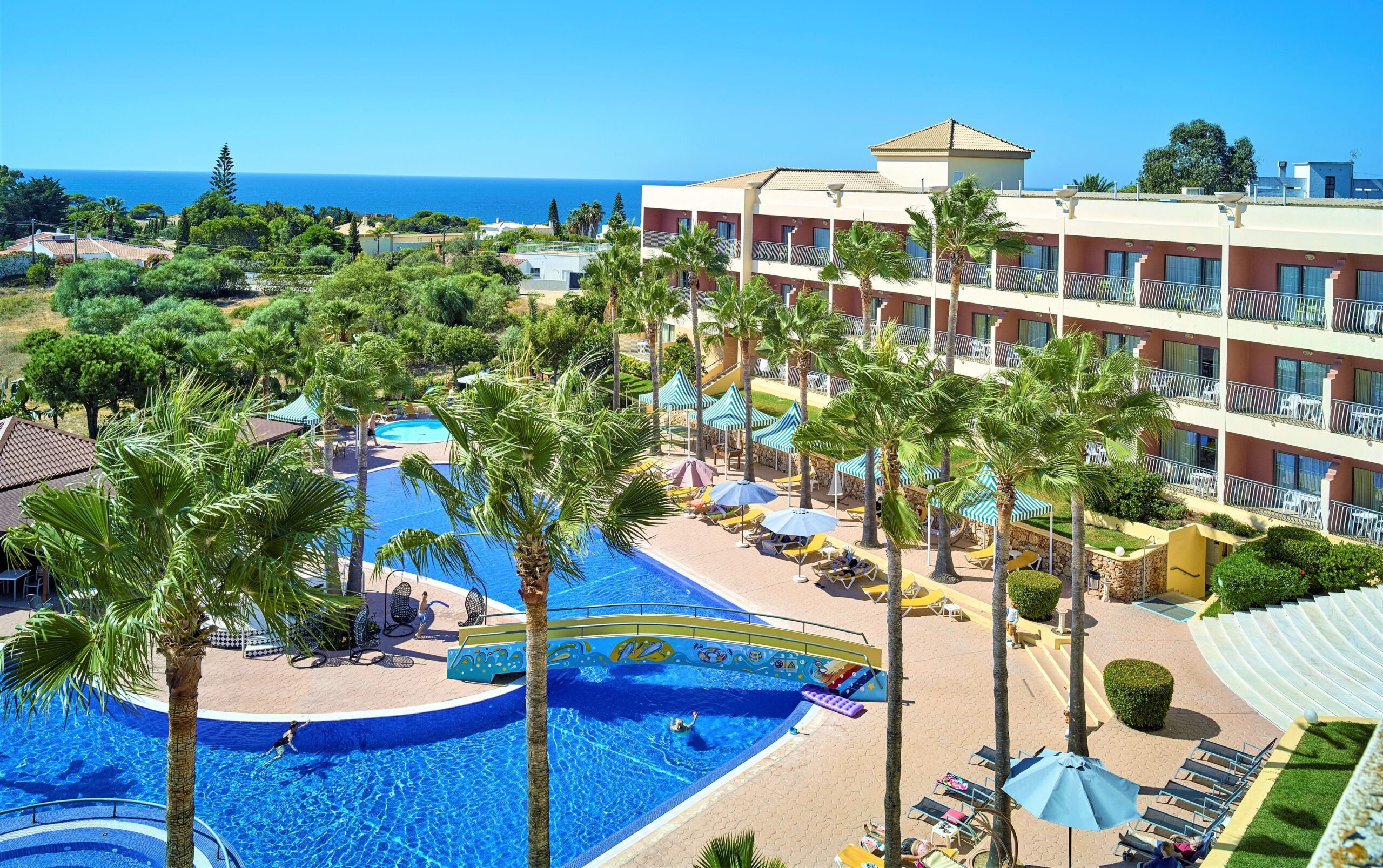 Hotel - Outdoor Pool 3